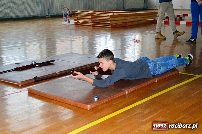 Zdjęcie w galerii na portalu naszraciborz.pl: Turniej strzelecki dla gimnazjalistów w Bieńkowicach wiadomości z regionu
