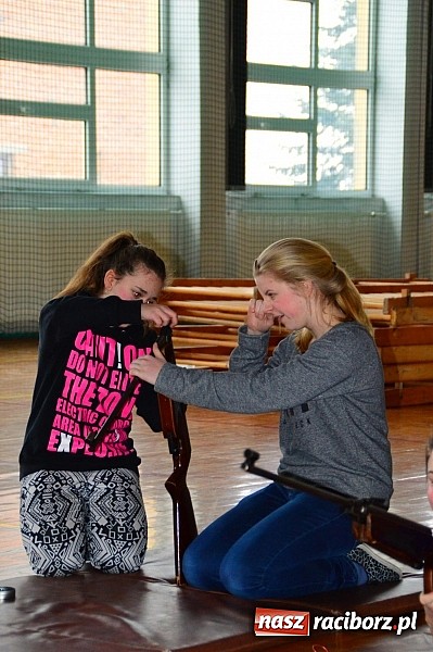 Zdjęcie w galerii na portalu naszraciborz.pl: Turniej strzelecki dla gimnazjalistów w Bieńkowicach wiadomości z regionu