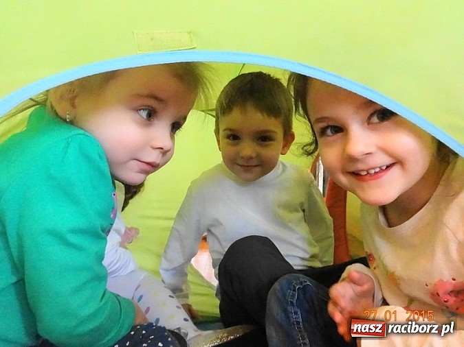 Zdjęcie w galerii na portalu naszraciborz.pl: Zima nie musi być smutna. Jak Fiku-miku bawi się w RCK wiadomości z regionu