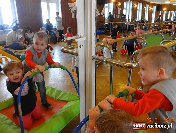 Zdjęcie w galerii na portalu naszraciborz.pl: Zima nie musi być smutna. Jak Fiku-miku bawi się w RCK wiadomości z regionu