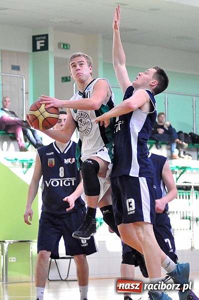 Zdjęcie w galerii na portalu naszraciborz.pl: Koszykówka. Pewna wygrana raciborzan z MKS Zabrze wiadomości z regionu