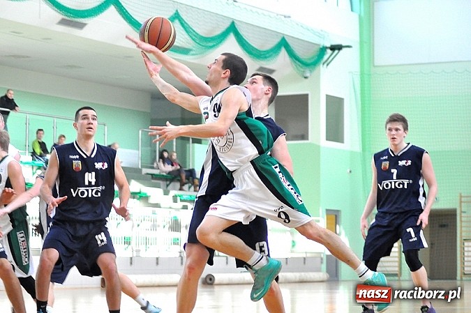 Zdjęcie w galerii na portalu naszraciborz.pl: Koszykówka. Pewna wygrana raciborzan z MKS Zabrze wiadomości z regionu