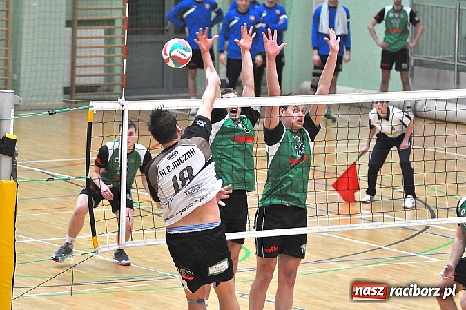 Zdjęcie w galerii na portalu naszraciborz.pl: AZS Rafako Racibórz nie dał rady Juvenii wiadomości z regionu