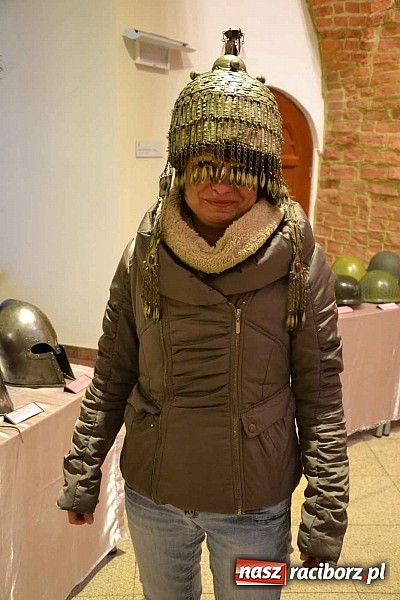 Zdjęcie w galerii na portalu naszraciborz.pl: Hełm, szyszak czy rogatywka – na zamku otwarto nową wystawę  wiadomości z regionu