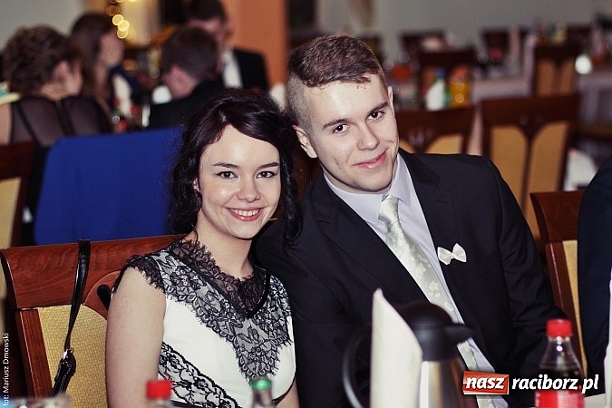 Zdjęcie w galerii na portalu naszraciborz.pl: Uczniowie Mechanika kończą sezon studniówek. Trwa zabawa w Rogowie wiadomości z regionu