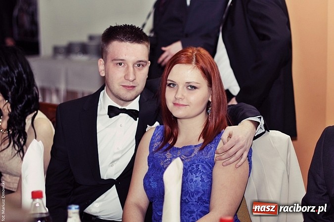 Zdjęcie w galerii na portalu naszraciborz.pl: Uczniowie Mechanika kończą sezon studniówek. Trwa zabawa w Rogowie wiadomości z regionu