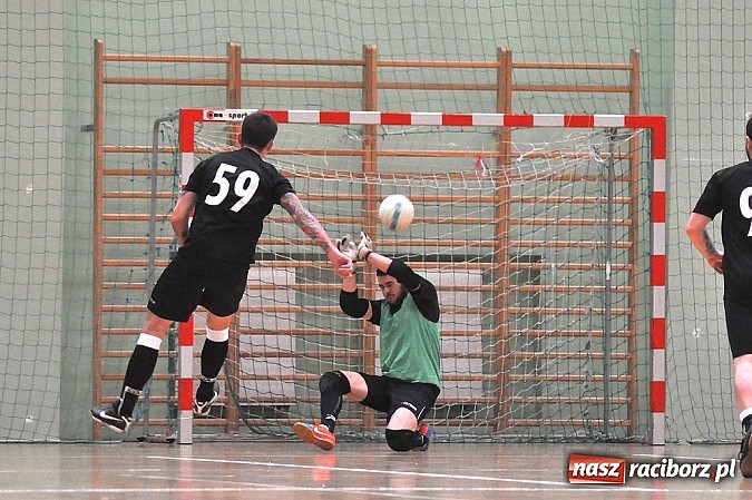 Zdjęcie w galerii na portalu naszraciborz.pl: HLPN: Zwycięstwo Samych Swoich. Osiem goli braci Harasów wiadomości z regionu