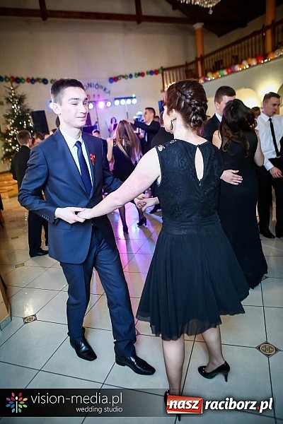 Zdjęcie w galerii na portalu naszraciborz.pl: Tak się bawił Mechanik - bal w Rogowie wiadomości z regionu