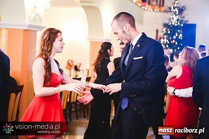 Zdjęcie w galerii na portalu naszraciborz.pl: Tak się bawił Mechanik - bal w Rogowie wiadomości z regionu