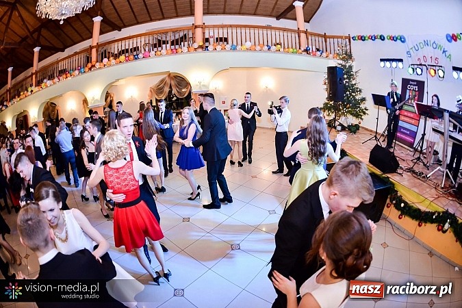 Zdjęcie w galerii na portalu naszraciborz.pl: Tak się bawił Mechanik - bal w Rogowie wiadomości z regionu