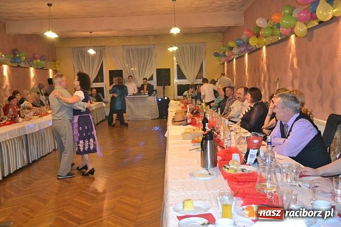 Zdjęcie w galerii na portalu naszraciborz.pl: Seniorzy z Kuźni Raciborskiej na balu przebierańców wiadomości z regionu