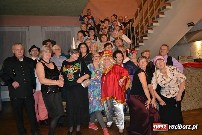 Zdjęcie w galerii na portalu naszraciborz.pl: Seniorzy z Kuźni Raciborskiej na balu przebierańców wiadomości z regionu