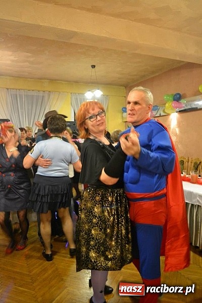 Zdjęcie w galerii na portalu naszraciborz.pl: Seniorzy z Kuźni Raciborskiej na balu przebierańców wiadomości z regionu