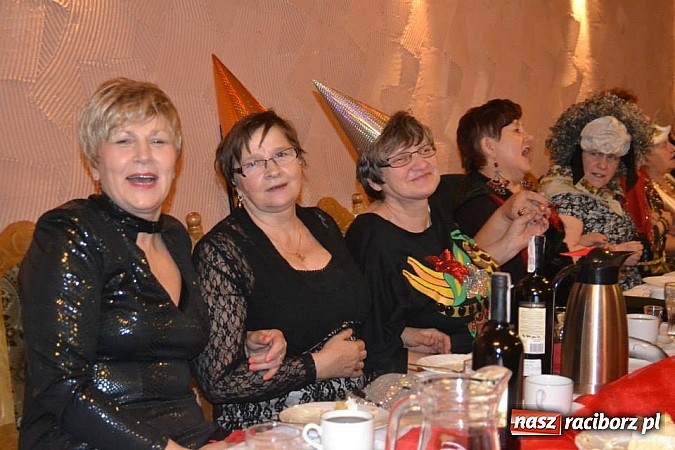 Zdjęcie w galerii na portalu naszraciborz.pl: Seniorzy z Kuźni Raciborskiej na balu przebierańców wiadomości z regionu