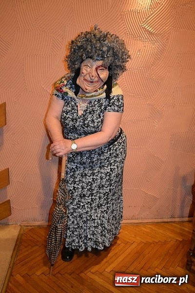 Zdjęcie w galerii na portalu naszraciborz.pl: Seniorzy z Kuźni Raciborskiej na balu przebierańców wiadomości z regionu