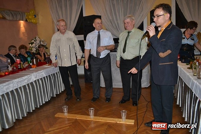 Zdjęcie w galerii na portalu naszraciborz.pl: Seniorzy z Kuźni Raciborskiej na balu przebierańców wiadomości z regionu