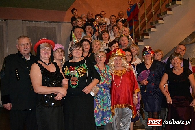 Zdjęcie w galerii na portalu naszraciborz.pl: Seniorzy z Kuźni Raciborskiej na balu przebierańców wiadomości z regionu