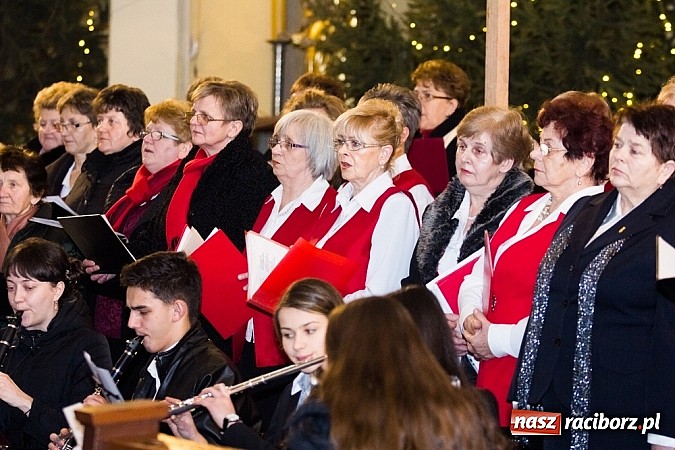 Zdjęcie w galerii na portalu naszraciborz.pl: Wsp&oacute;lne kolędowanie w okrąglaku wiadomości z regionu