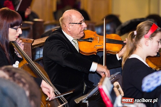 Zdjęcie w galerii na portalu naszraciborz.pl: Wsp&oacute;lne kolędowanie w okrąglaku wiadomości z regionu