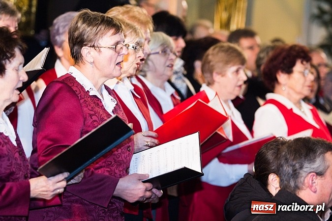 Zdjęcie w galerii na portalu naszraciborz.pl: Wsp&oacute;lne kolędowanie w okrąglaku wiadomości z regionu