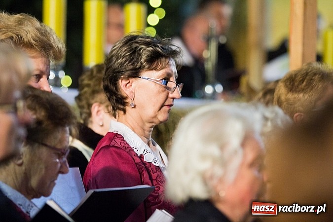 Zdjęcie w galerii na portalu naszraciborz.pl: Wsp&oacute;lne kolędowanie w okrąglaku wiadomości z regionu