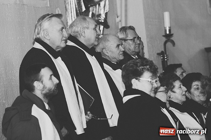 Zdjęcie w galerii na portalu naszraciborz.pl: Wsp&oacute;lne kolędowanie w okrąglaku wiadomości z regionu