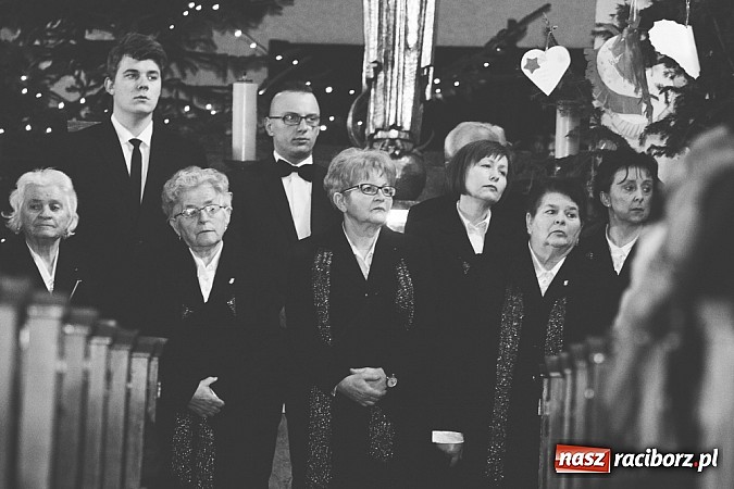 Zdjęcie w galerii na portalu naszraciborz.pl: Wsp&oacute;lne kolędowanie w okrąglaku wiadomości z regionu
