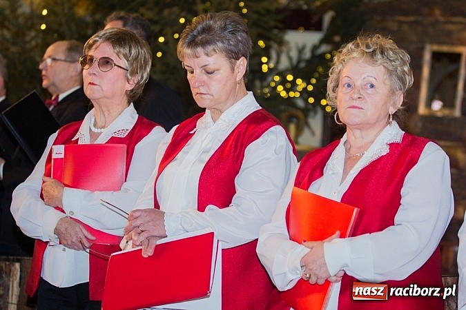 Zdjęcie w galerii na portalu naszraciborz.pl: Wsp&oacute;lne kolędowanie w okrąglaku wiadomości z regionu