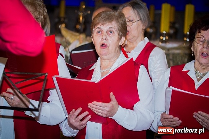 Zdjęcie w galerii na portalu naszraciborz.pl: Wsp&oacute;lne kolędowanie w okrąglaku wiadomości z regionu