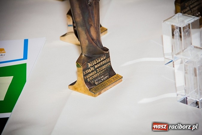 Zdjęcie w galerii na portalu naszraciborz.pl: Dziś w AquaBraxie wręczono kolejne statuetki Mieszko wiadomości z regionu