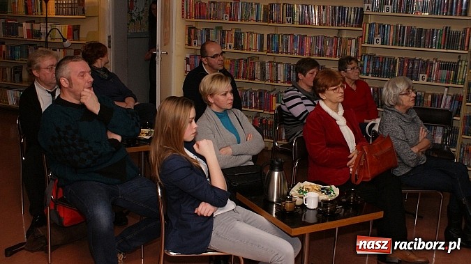 Zdjęcie w galerii na portalu naszraciborz.pl: We love The Beatles! – wieczór muzyczny w bibliotece  wiadomości z regionu