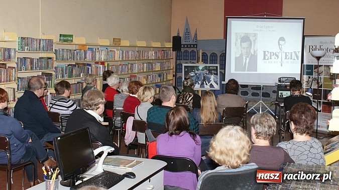 Zdjęcie w galerii na portalu naszraciborz.pl: We love The Beatles! – wieczór muzyczny w bibliotece  wiadomości z regionu
