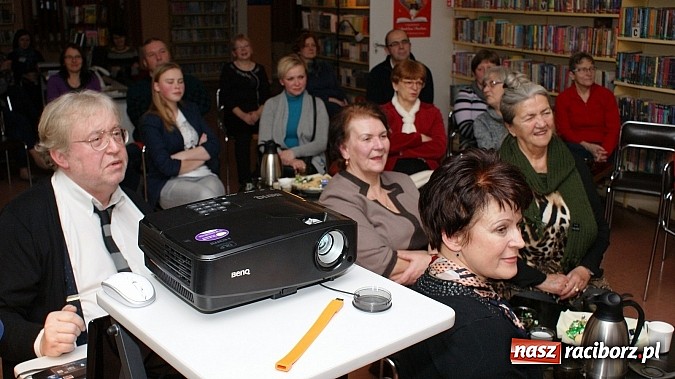 Zdjęcie w galerii na portalu naszraciborz.pl: We love The Beatles! – wieczór muzyczny w bibliotece  wiadomości z regionu