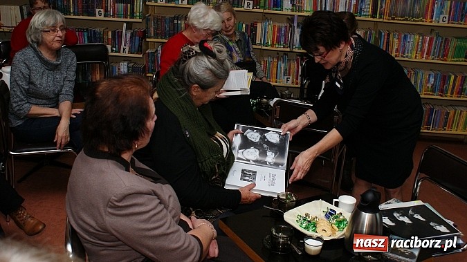 Zdjęcie w galerii na portalu naszraciborz.pl: We love The Beatles! – wieczór muzyczny w bibliotece  wiadomości z regionu