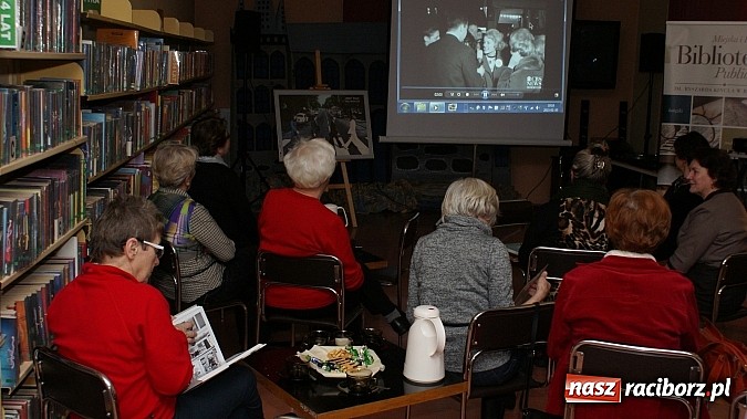 Zdjęcie w galerii na portalu naszraciborz.pl: We love The Beatles! – wieczór muzyczny w bibliotece  wiadomości z regionu