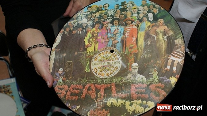 Zdjęcie w galerii na portalu naszraciborz.pl: We love The Beatles! – wieczór muzyczny w bibliotece  wiadomości z regionu