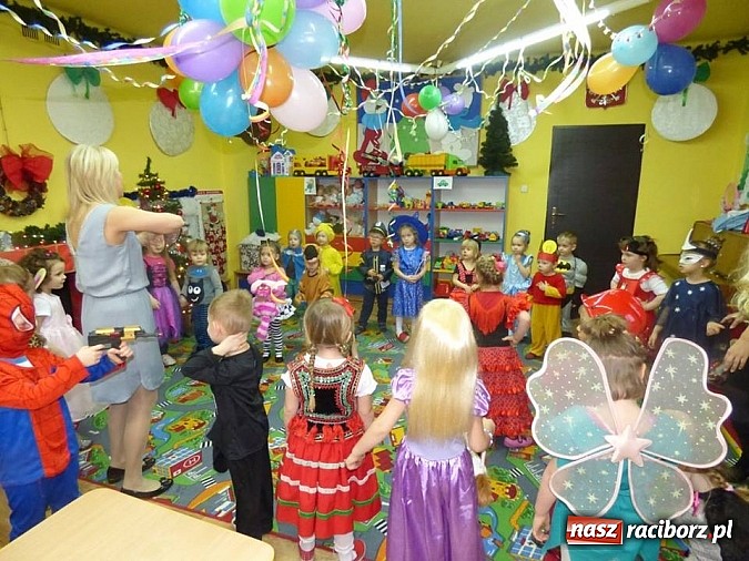 Zdjęcie w galerii na portalu naszraciborz.pl: Policjanci z piratami w Przedszkolu w Nędzy wiadomości z regionu