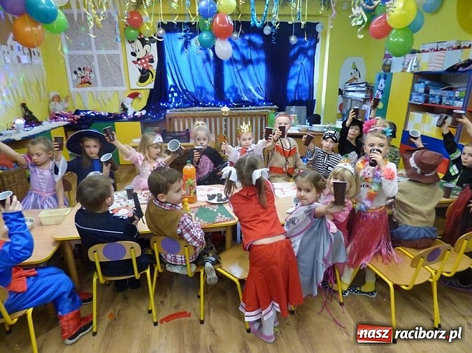 Zdjęcie w galerii na portalu naszraciborz.pl: Policjanci z piratami w Przedszkolu w Nędzy wiadomości z regionu