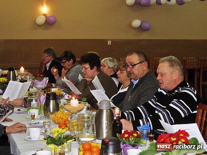Zdjęcie w galerii na portalu naszraciborz.pl: Rozśpiewani seniorzy z Rudy Kozielskiej wiadomości z regionu