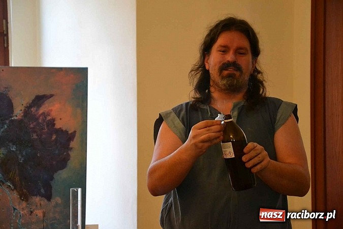 Zdjęcie w galerii na portalu naszraciborz.pl: Spotkanie z alchemikiem zainaugurowało Zamkową Zimową Akademię Nauki 2015  wiadomości z regionu