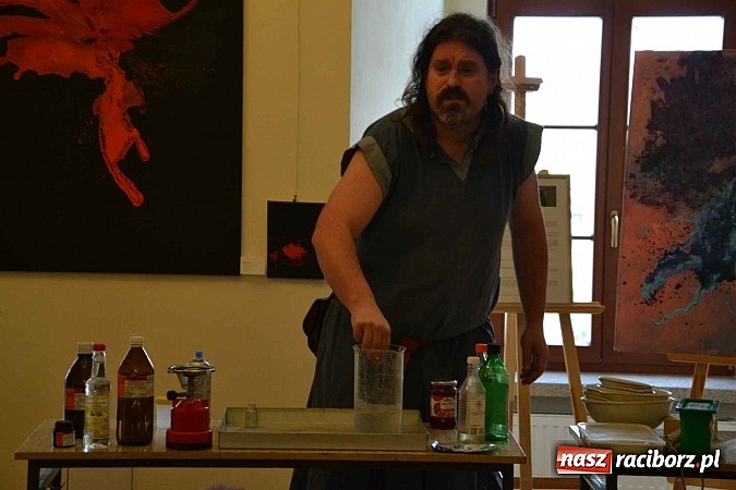 Zdjęcie w galerii na portalu naszraciborz.pl: Spotkanie z alchemikiem zainaugurowało Zamkową Zimową Akademię Nauki 2015  wiadomości z regionu