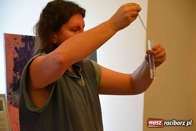 Zdjęcie w galerii na portalu naszraciborz.pl: Spotkanie z alchemikiem zainaugurowało Zamkową Zimową Akademię Nauki 2015  wiadomości z regionu