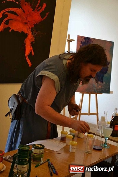 Zdjęcie w galerii na portalu naszraciborz.pl: Spotkanie z alchemikiem zainaugurowało Zamkową Zimową Akademię Nauki 2015  wiadomości z regionu