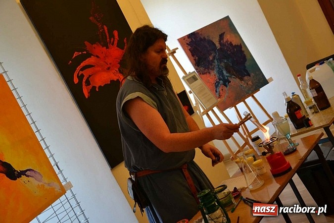 Zdjęcie w galerii na portalu naszraciborz.pl: Spotkanie z alchemikiem zainaugurowało Zamkową Zimową Akademię Nauki 2015  wiadomości z regionu