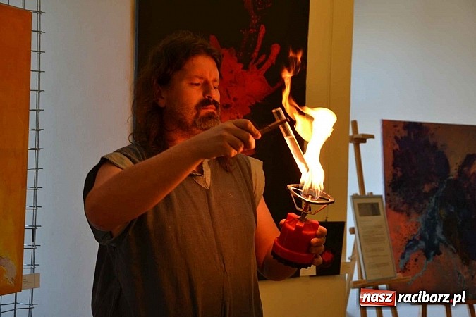 Zdjęcie w galerii na portalu naszraciborz.pl: Spotkanie z alchemikiem zainaugurowało Zamkową Zimową Akademię Nauki 2015  wiadomości z regionu