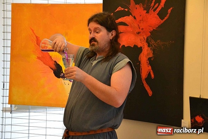 Zdjęcie w galerii na portalu naszraciborz.pl: Spotkanie z alchemikiem zainaugurowało Zamkową Zimową Akademię Nauki 2015  wiadomości z regionu