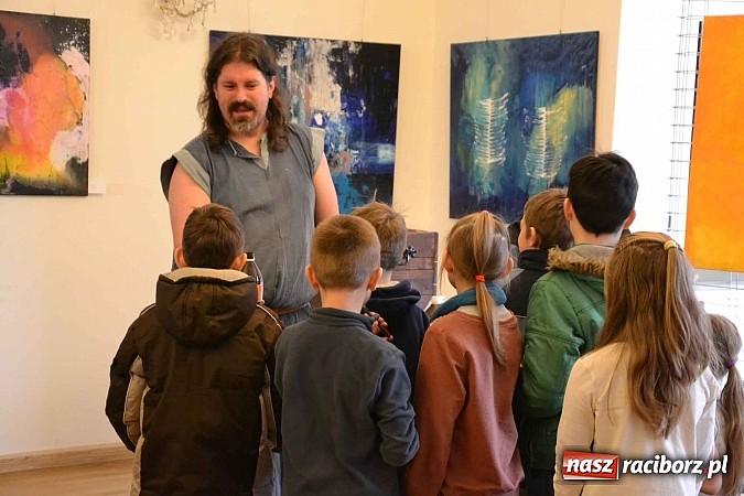 Zdjęcie w galerii na portalu naszraciborz.pl: Spotkanie z alchemikiem zainaugurowało Zamkową Zimową Akademię Nauki 2015  wiadomości z regionu