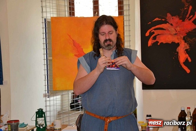 Zdjęcie w galerii na portalu naszraciborz.pl: Spotkanie z alchemikiem zainaugurowało Zamkową Zimową Akademię Nauki 2015  wiadomości z regionu