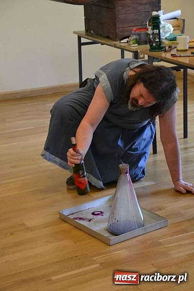 Zdjęcie w galerii na portalu naszraciborz.pl: Spotkanie z alchemikiem zainaugurowało Zamkową Zimową Akademię Nauki 2015  wiadomości z regionu