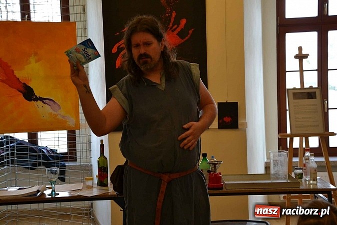 Zdjęcie w galerii na portalu naszraciborz.pl: Spotkanie z alchemikiem zainaugurowało Zamkową Zimową Akademię Nauki 2015  wiadomości z regionu